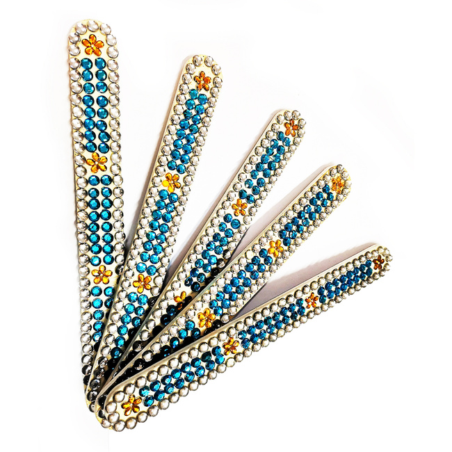 Pilnik do paznokci papierowy ze zdobieniami